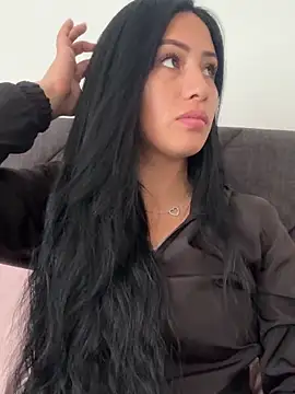 Sara luna  online show from 03/05/26, 04:25