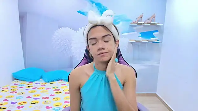 Snapshot of DEMI_LEED chatting on 02/10/26, 11:53 DEMI LEED online show from 02/10/26, 11:53