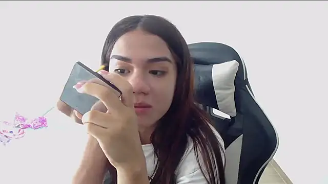 Snapshot of DEMI_LEED chatting on 03/06/25, 01:24 DEMI LEED online show from 03/06/25, 01:24