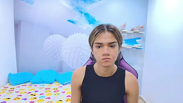 Snapshot of DEMI_LEED chatting on 02/13/26, 12:38 DEMI LEED online show from 02/13/26, 12:38