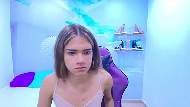 Snapshot of DEMI_LEED chatting on 12/22/25, 07:14 DEMI LEED online show from 12/22/25, 07:14