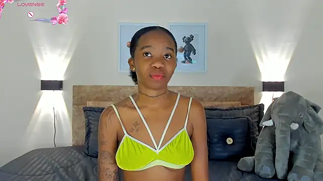 Rihana hot01 online show from 06/03/26, 03:40