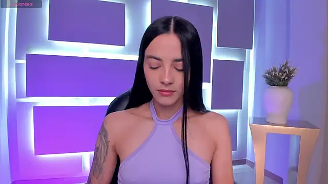 Snapshot of HannahJamesX chatting on 09/26/25, 06:26 HannahJamesX online show from 09/26/25, 06:26