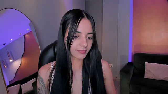 Snapshot of HannahJamesX chatting on 02/20/25, 01:14 HannahJamesX online show from 02/20/25, 01:14
