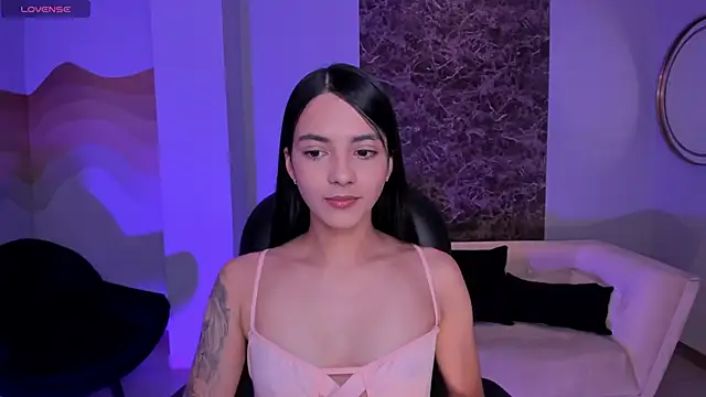 Snapshot of HannahJamesX chatting on 02/26/25, 06:48 HannahJamesX online show from 02/26/25, 06:48