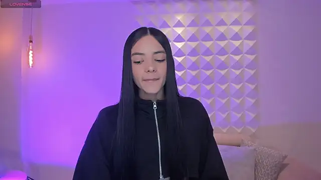 HannahJamesX online show from 11/16/25, 05:06