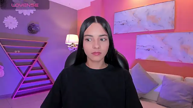 Snapshot of HannahJamesX chatting on 02/18/25, 07:19 HannahJamesX online show from 02/18/25, 07:19
