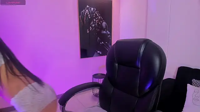 Snapshot of HannahJamesX chatting on 03/02/25, 04:47 HannahJamesX online show from 03/02/25, 04:47