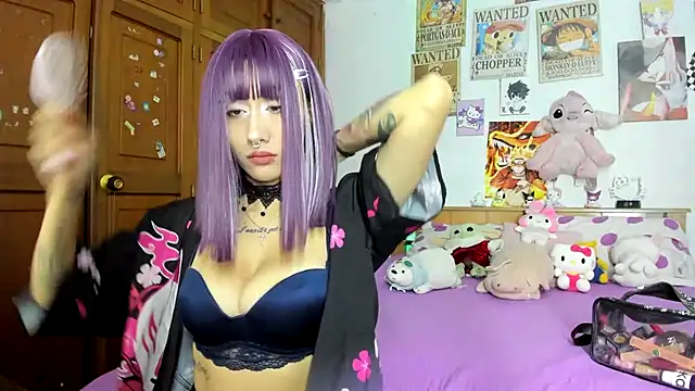 Snapshot of LunaDeCristall chatting on 10/15/25, 08:55 LunaDeCristall online show from 10/15/25, 08:55