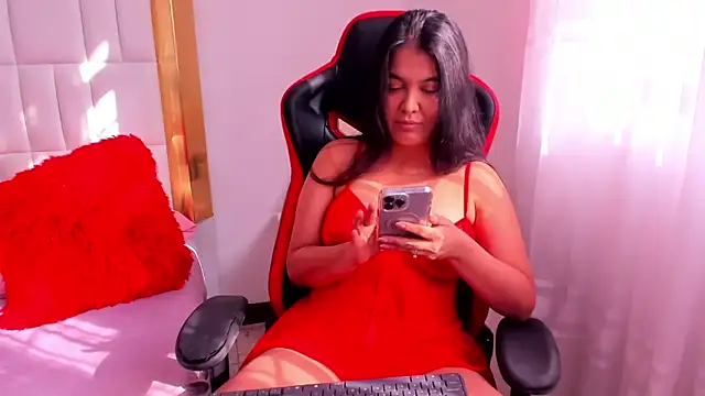 MadelineJackson online show from 11/29/25, 08:31