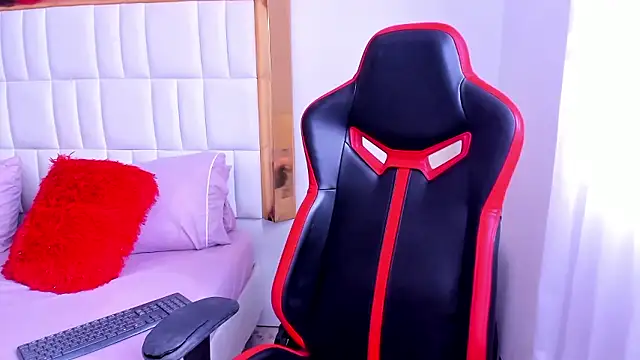 MadelineJackson online show from 01/10/26, 09:54