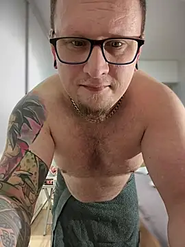 Snapshot of PierreNaked89 chatting on 02/15/25, 10:31 PierreNaked89 online show from 02/15/25, 10:31