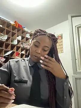 Snapshot of CiaraEbony chatting on 06/02/26, 01:05 CiaraEbony online show from 06/02/26, 01:05
