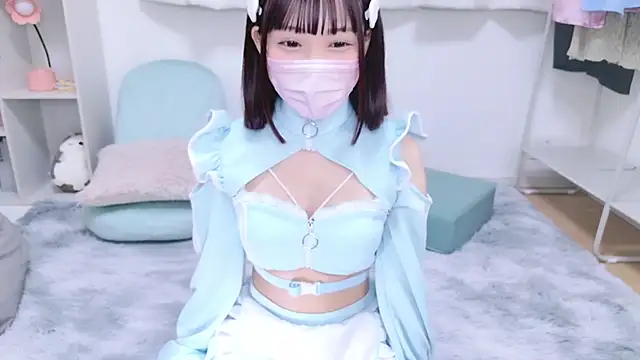 Snapshot of x-naru-x chatting on 03/18/25, 05:33 x-naru-x online show from 03/18/25, 05:33