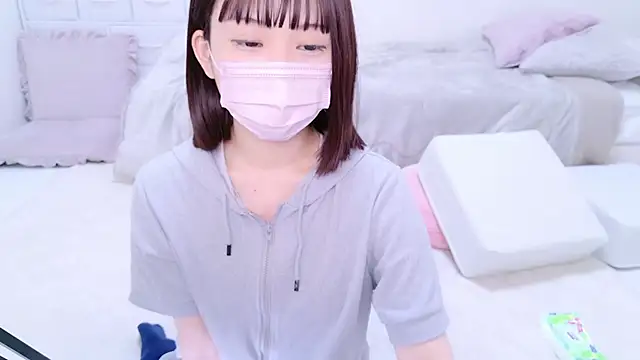 Snapshot of x-naru-x chatting on 12/08/24, 12:13 x-naru-x online show from 12/08/24, 12:13