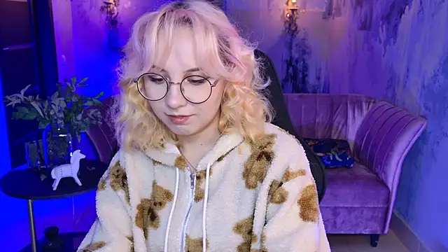 Snapshot of JasmineMilko chatting on 02/18/25, 05:09 JasmineMilko online show from 02/18/25, 05:09