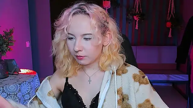 Snapshot of JasmineMilko chatting on 02/23/25, 08:17 JasmineMilko online show from 02/23/25, 08:17