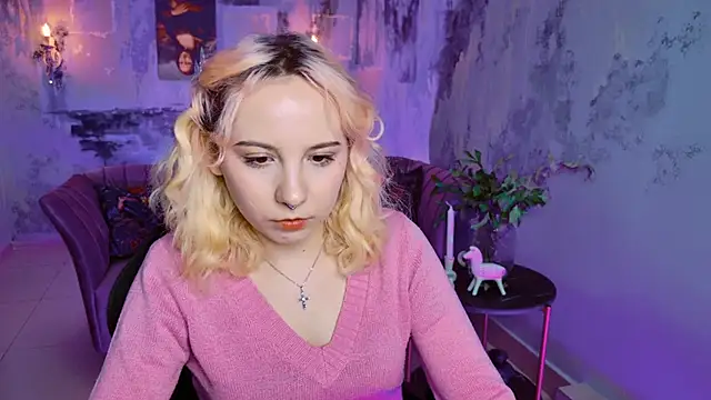 Snapshot of JasmineMilko chatting on 03/06/25, 11:25 JasmineMilko online show from 03/06/25, 11:25