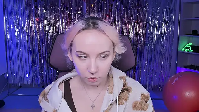 Snapshot of JasmineMilko chatting on 03/19/25, 05:08 JasmineMilko online show from 03/19/25, 05:08