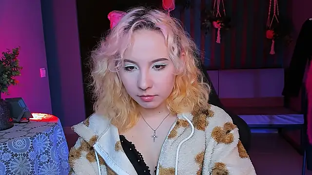 Snapshot of JasmineMilko chatting on 02/23/25, 05:12 JasmineMilko online show from 02/23/25, 05:12