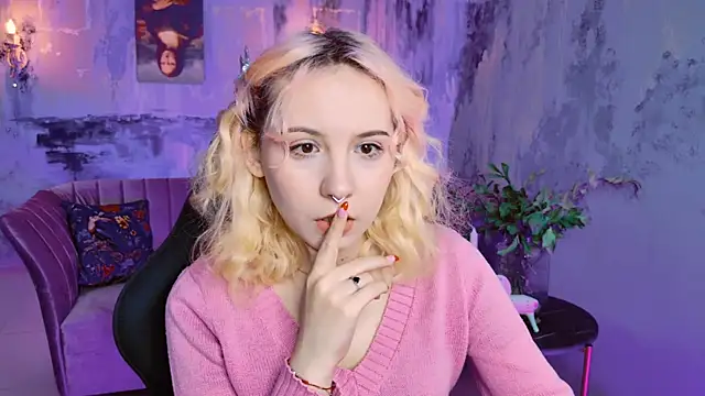 Snapshot of JasmineMilko chatting on 03/06/25, 05:03 JasmineMilko online show from 03/06/25, 05:03