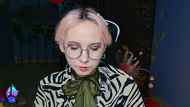 Snapshot of JasmineMilko chatting on 02/21/25, 05:02 JasmineMilko online show from 02/21/25, 05:02