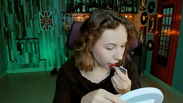 Snapshot of JasmineMilko chatting on 11/06/25, 05:11 JasmineMilko online show from 11/06/25, 05:11