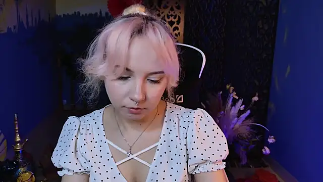 Snapshot of JasmineMilko chatting on 02/16/25, 05:04 JasmineMilko online show from 02/16/25, 05:04