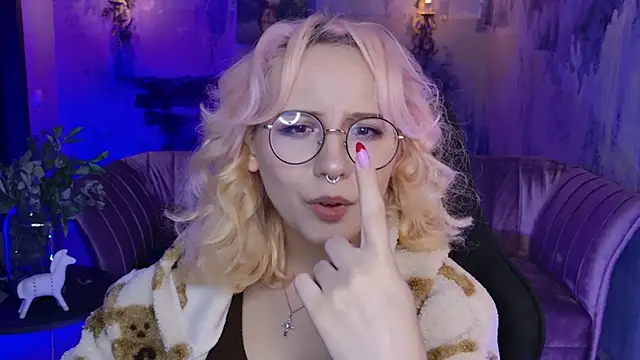 Snapshot of JasmineMilko chatting on 02/18/25, 11:22 JasmineMilko online show from 02/18/25, 11:22