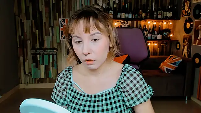 Snapshot of JasmineMilko chatting on 10/10/25, 05:08 JasmineMilko online show from 10/10/25, 05:08