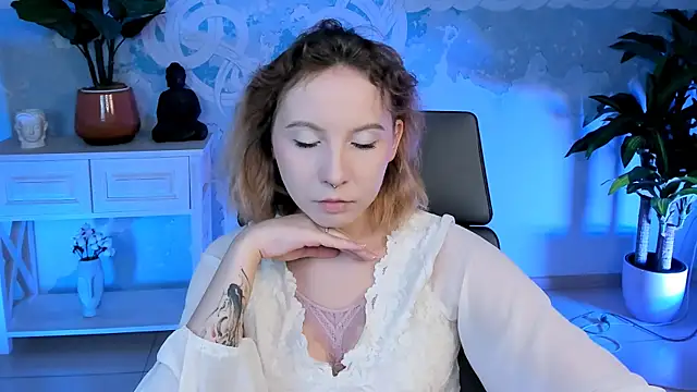 Snapshot of JasmineMilko chatting on 10/23/25, 05:06 JasmineMilko online show from 10/23/25, 05:06