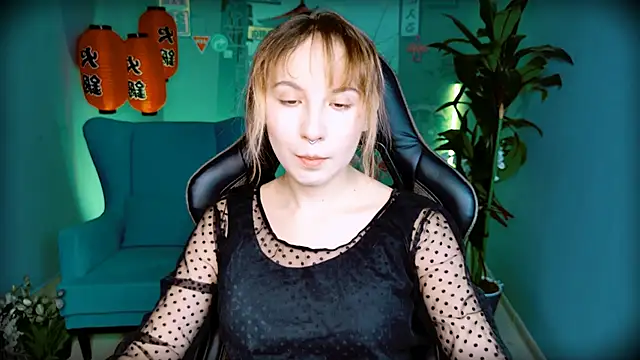 Snapshot of JasmineMilko chatting on 10/14/25, 05:08 JasmineMilko online show from 10/14/25, 05:08