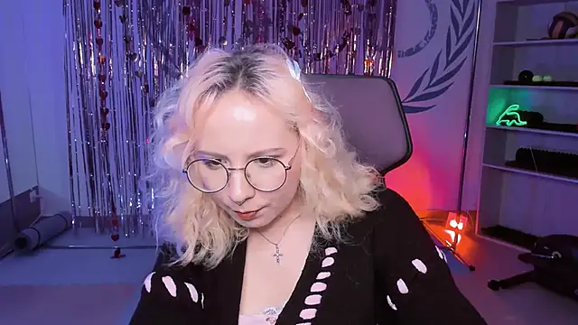 Snapshot of JasmineMilko chatting on 03/12/25, 12:36 JasmineMilko online show from 03/12/25, 12:36