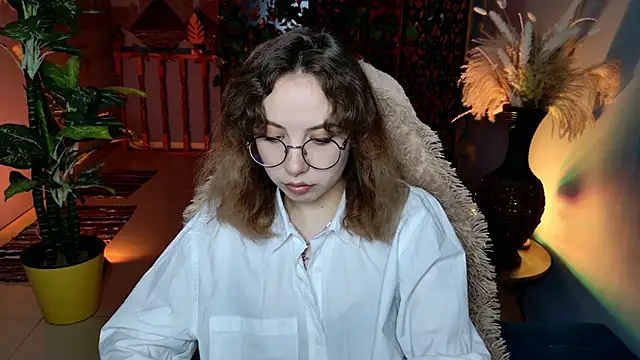 JasmineMilko online show from 04/04/26, 05:03