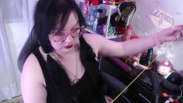 Snapshot of LiloMoon69 chatting on 10/03/25, 01:23 LiloMoon69 online show from 10/03/25, 01:23