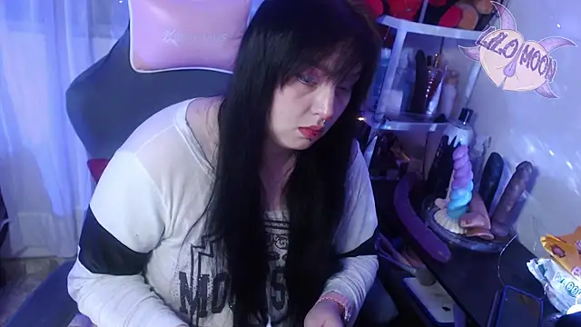 Snapshot of LiloMoon69 chatting on 03/03/25, 03:27 LiloMoon69 online show from 03/03/25, 03:27