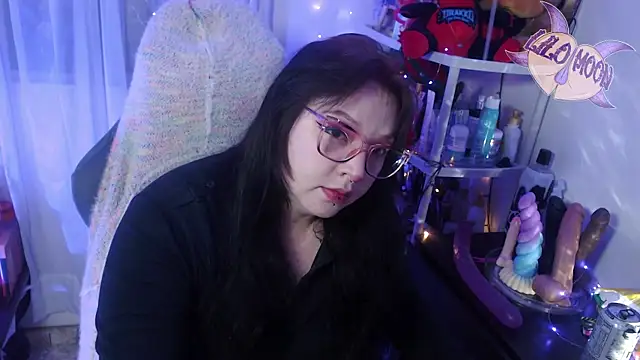 Snapshot of LiloMoon69 chatting on 03/07/25, 03:40 LiloMoon69 online show from 03/07/25, 03:40