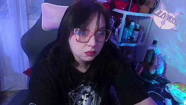 Snapshot of LiloMoon69 chatting on 03/18/25, 03:56 LiloMoon69 online show from 03/18/25, 03:56