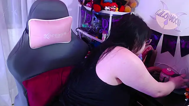 LiloMoon69 online show from 10/28/25, 01:06