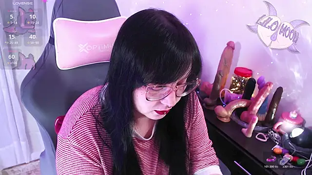 Snapshot of LiloMoon69 chatting on 05/12/26, 04:53 LiloMoon69 online show from 05/12/26, 04:53