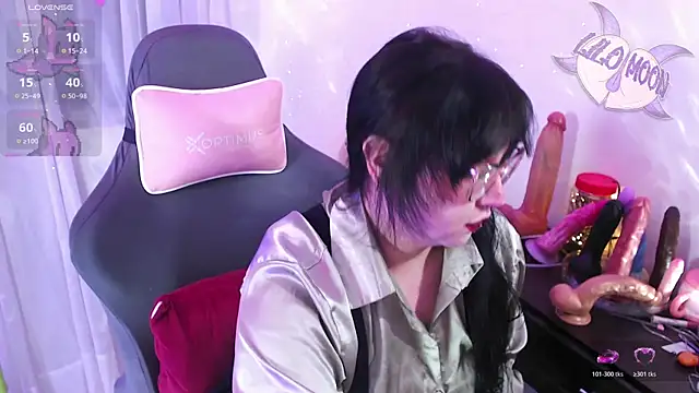 Snapshot of LiloMoon69 chatting on 05/09/26, 03:32 LiloMoon69 online show from 05/09/26, 03:32