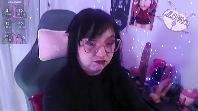 Snapshot of LiloMoon69 chatting on 05/21/26, 06:33 LiloMoon69 online show from 05/21/26, 06:33