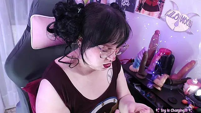 Snapshot of LiloMoon69 chatting on 05/23/26, 06:12 LiloMoon69 online show from 05/23/26, 06:12