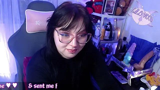 Snapshot of LiloMoon69 chatting on 02/14/25, 06:34 LiloMoon69 online show from 02/14/25, 06:34