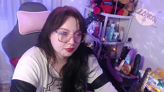 Snapshot of LiloMoon69 chatting on 03/10/25, 04:07 LiloMoon69 online show from 03/10/25, 04:07