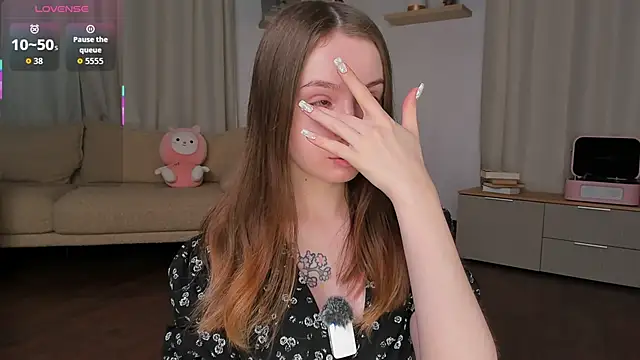 DominikaElis online show from 05/13/26, 07:21