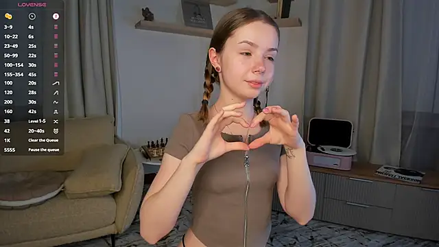 DominikaElis online show from 09/09/25, 07:34