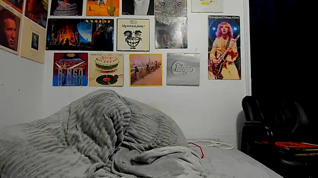 cloudyystar666 online show from 11/25/25, 06:25