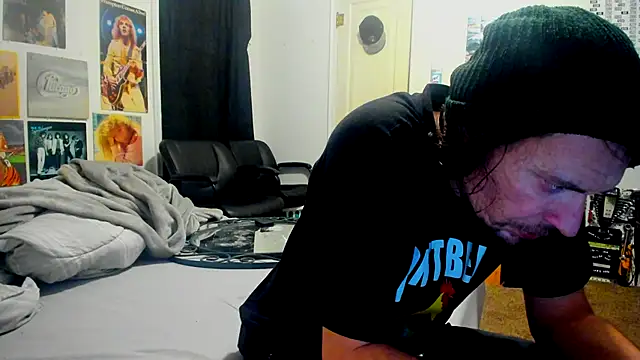 cloudyystar666 online show from 11/26/25, 09:42