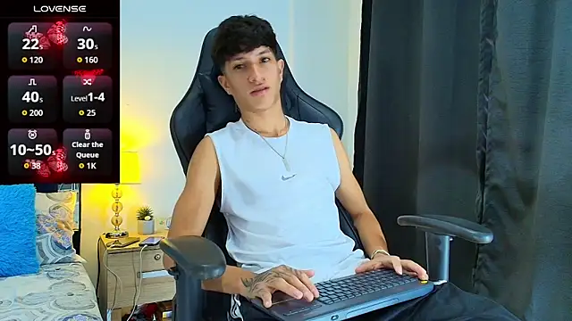 Snapshot of _CamiloBass chatting on 06/17/26, 08:30 CamiloBass online show from 06/17/26, 08:30